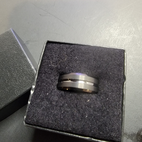 Titanium ring - Picture 5 of 5